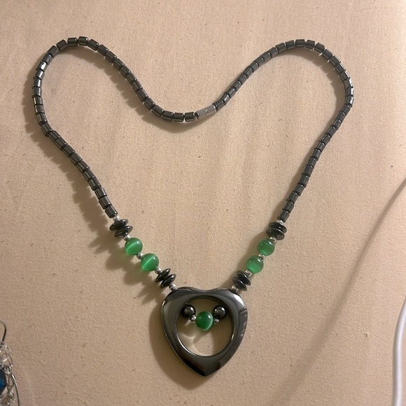 Hematite Stone with green cat eye beads Necklace - Picture 1 of 4